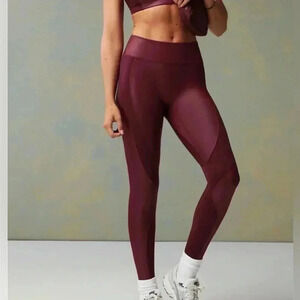 NWT Motion365+ Contour High-Waisted Legging size XS merlot shine